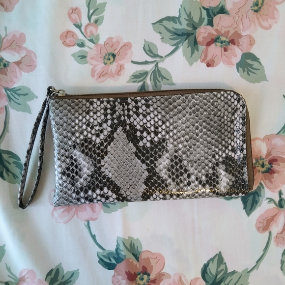 New NWOT Snakeskin Clutch Wristlet Waterproof - Picture 2 of 5
